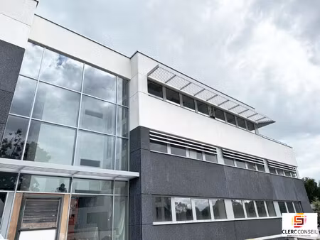 location local professionnel 369m² mont st aignan 76130