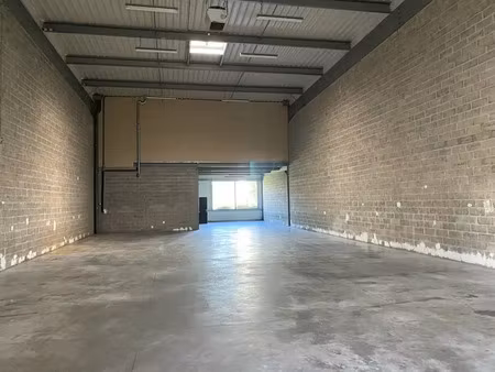 local d'activité récent a louer