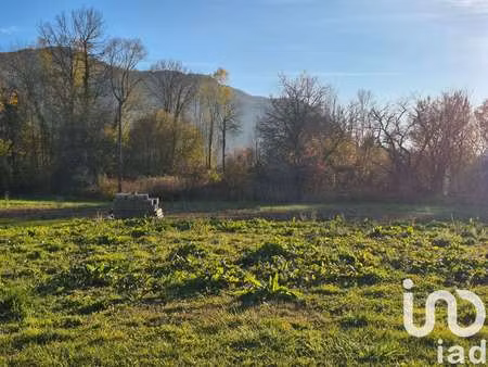 vente terrain à vions (73310) : à vendre / 738m² vions