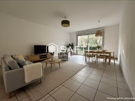 t3 plein coeur de charnay avec jardin et terrasse