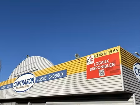 location local commercial