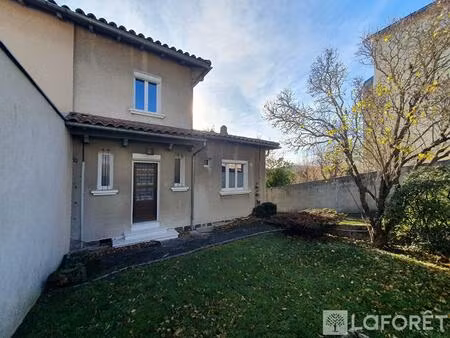 maison mitoyenne proche du centre-ville de saint-flour