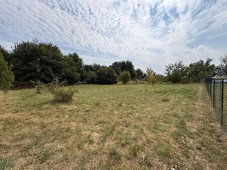 terrain melle 1057 m² - hors lotissement et viabilisé