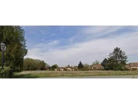 terrain à bâtir de 700 m² à behoust (78)