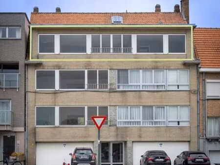appartement à rénover avec deux chambres