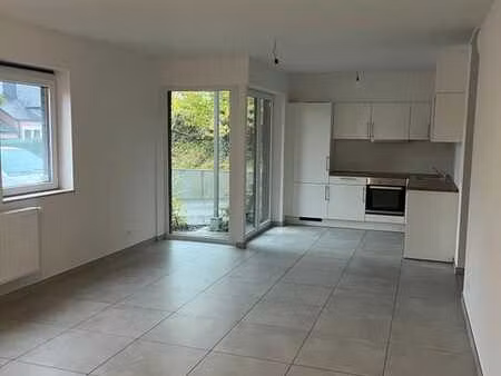 appartement entièrement remis en couleur