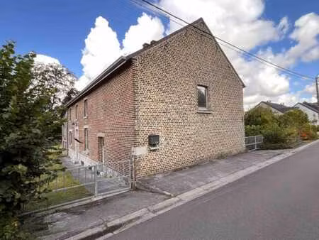 charmante et spacieuse maison d'habitation 4 façades