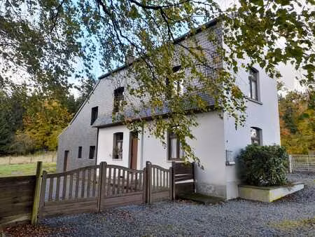 ? vendu! maison à fort potentiel avec grand terrain