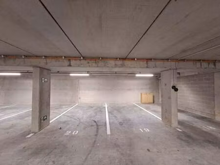 garage à louer à deerlijk € 65 (lhev6) - era becue (zwevegem) | zimmo