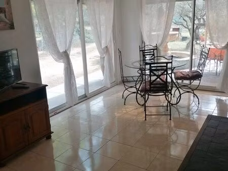 petite maison à la campagne