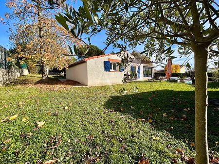 - villa rénovée avec piscine & dépendances - adresse prisée à drémil-lafage -