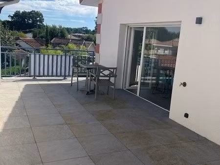 studio 4 pièces 104 m²