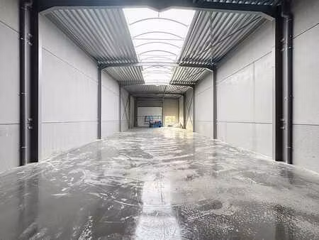 nb magazijn (307 m²) inclusief 2 private parkeerplaatsen ...