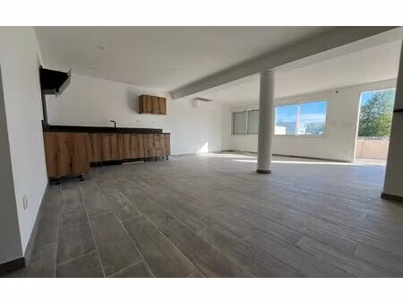 location maison  m² t-3 à villeneuve-la-comptal  900 €