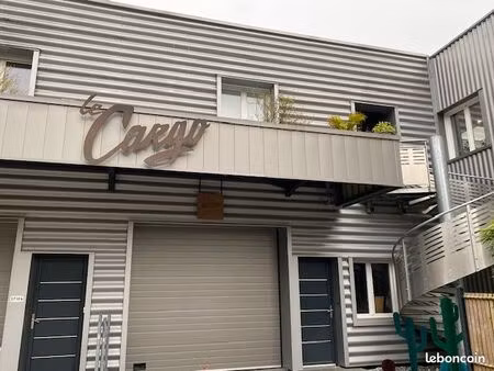 location bureau 80m²