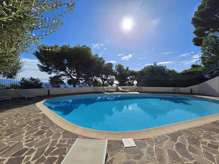 beau 2 pieces avec parking couvert