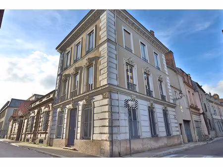 maison d'exception au coeur de troyes  210m2 avec garage + lo