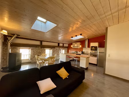 t4 meublé en duplex au centre historique de st jean pied de