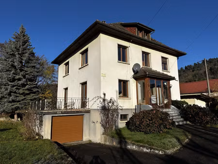 maison familiale à rénover grand terrain nombreux espace