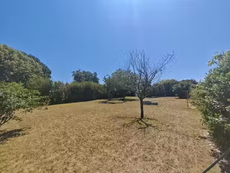 terrain à vendre de 677m² à montaigut sur save (31)