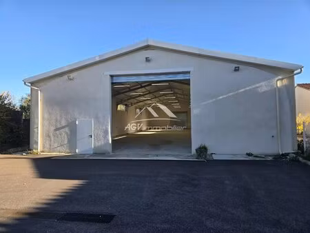 hangar de 581 m² avec 2 bureaux proche ales