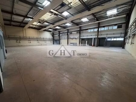 location local industriel 1350 m² à pontoise (95000)