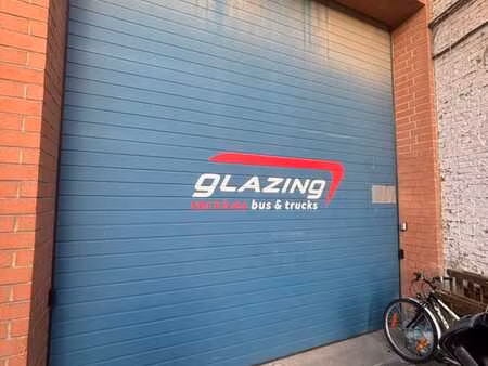 entrepôt 352m2 avec mezzanine 100m2 à louer (gilly centre)