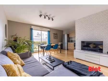 a vendre en exclusivite chez blot immobilier vern sur seiche – appartement t3 - plein cent