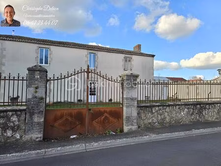 maison en pierre de 176 m² à fougere