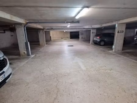 place de parking à louer