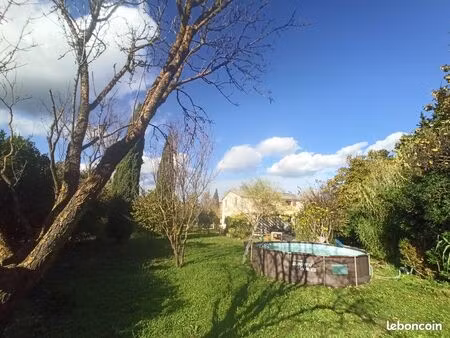 belle maison en zone d'activité d'eygalières