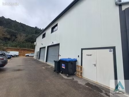 local 400 m² gémenos