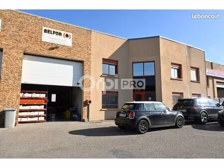 local d'activité 714 m²