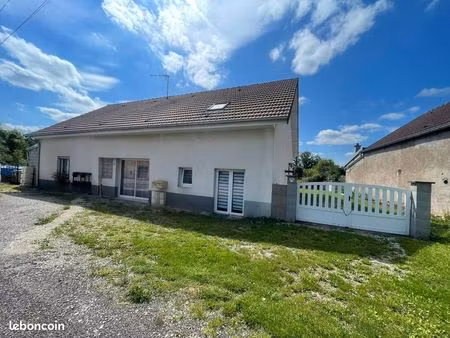 maison 7 pièces 201 m²