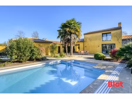 vallet - superbe longere - piscine