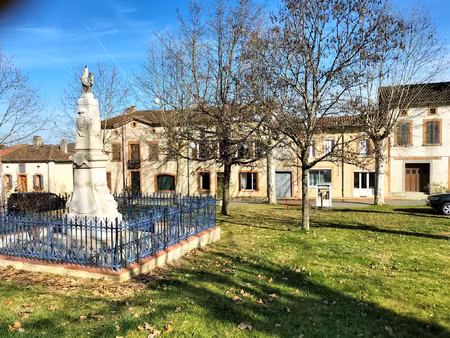 grande maison de village vue sur la campagne