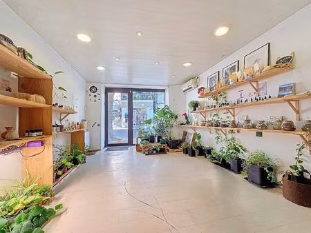 local commercial avec vitrine – emplacement n°1 à lamalou-les-bains