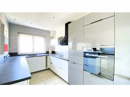 maison de 156 m²  4 chambres 2 terrasses jardin de 1149 m² garage sous-sol