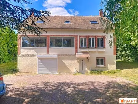 proche sens commodités et gare direct paris