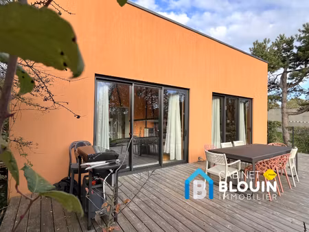 maison bioclimatique au calme en hameau