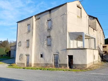 à rénover – maison avec dépendance et garage au cœur de soulegre (fontrieu)