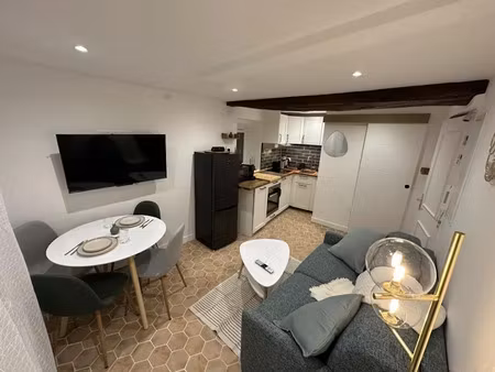 location meublée appartement 2 pièces 25 m² à grasse (06130)  750 €