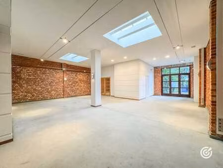 1200 woluwe  atelier de 250 m2 avec jardin  bien rare !