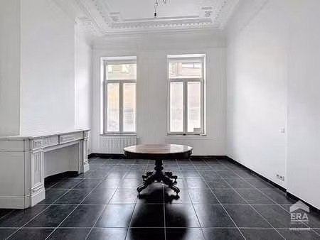 magnifique bureau renove au coeur de lessines