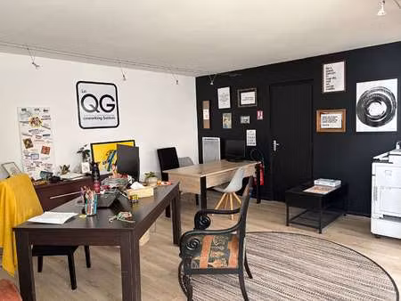 location bureaux et commerces aux sables-d'olonne (85100) : à louer / 30m² les sables-d'ol