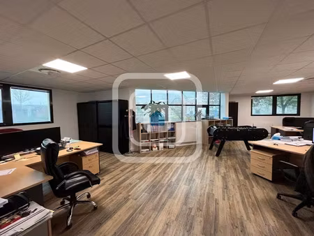 location locaux professionnels 244 m² à reims (51100)  2 542 €