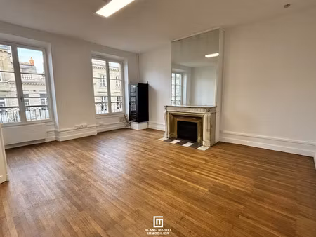 location locaux professionnels 4 pièces 107 m² à bordeaux (33000)  3 150 €