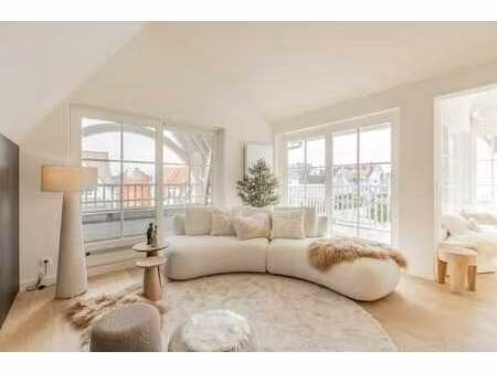 penthouse lumineux avec agréables terrasses ensoleillées  à