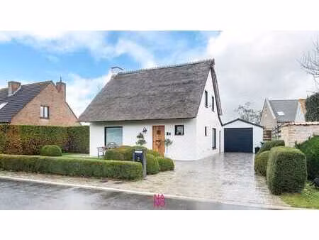 au fond d'une impasse se trouve cette belle villa économe...