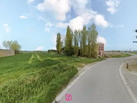 un terrain à bâtir de 420 m² - lot 6 )  idéalement situé ...